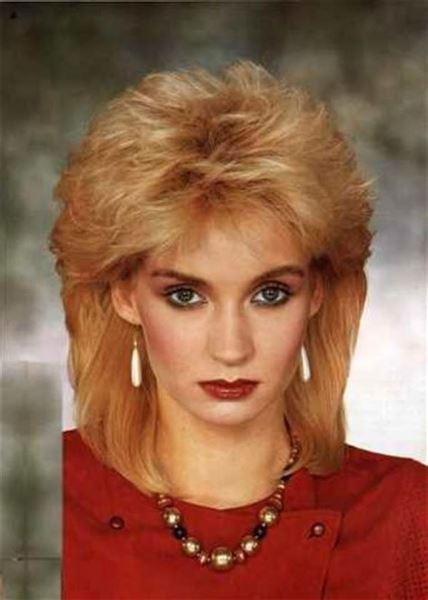 Женские прически 1980-х на средние и длинные волосы